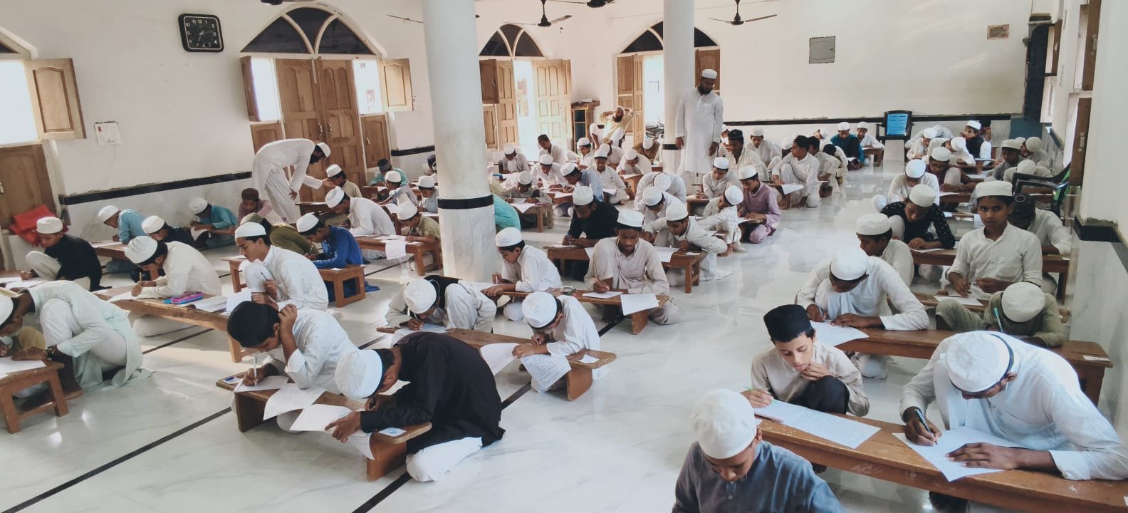 ششماہی امتحانات میں طلبہ کا علمی انہماک